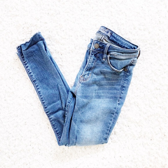 Abercrombie & Fitch Harper Low Rise Ankle Jeans - Picture 2 of 11